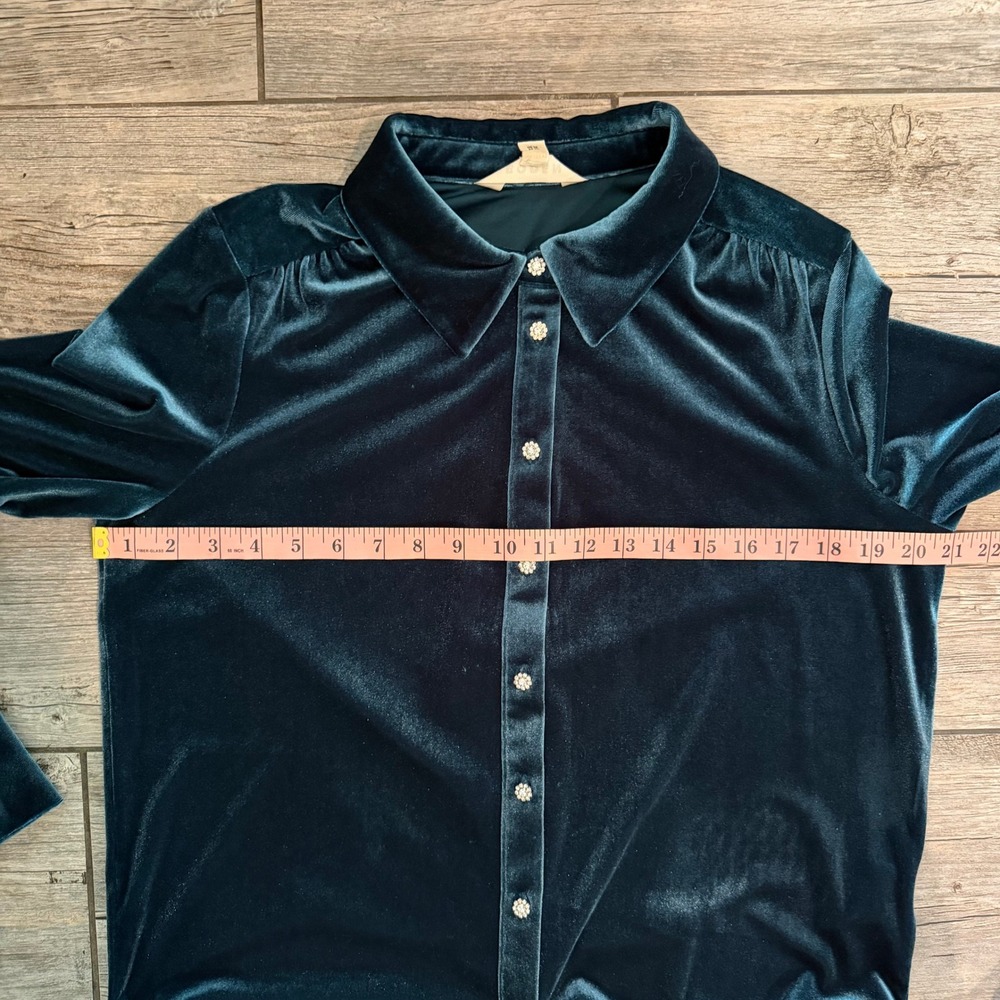Boden Womens Velvet Button Down Shirt Dark Teal Green Rhinestone Buttons Size 8 - Picture 9 of 9